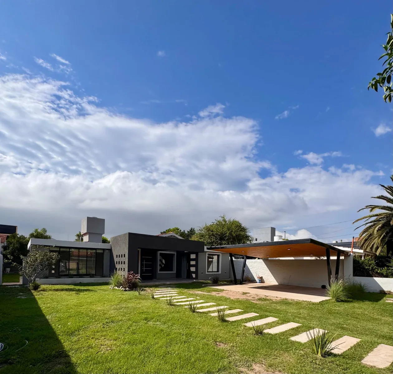 Casa en B° Santa Rita a pocas cuadras de la costanera
