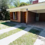 Casa con gas natural en B° Sol y Rio - Foto 1