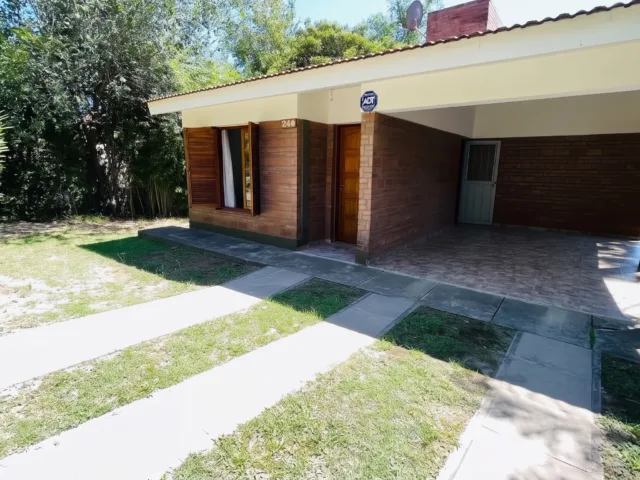 Casa con gas natural en B° Sol y Rio