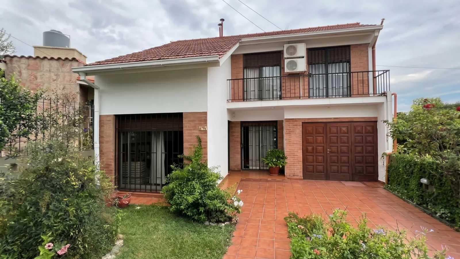 Casa + departamento a 5 cuadras del Centro