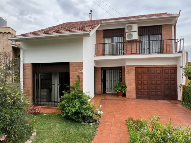 Casa + departamento a 5 cuadras del Centro