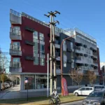 Departamento AMOBLADO sobre Av. Uruguay